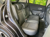 後部座席も気になるようなキズ・汚れやへたり等、大きなダメージはなく、良好な状態です。
