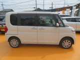 横からの外装の画像です!入れ替わりが早いので気になるお車が御座いましたら、すぐにお問合せ下さい!