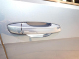 &rdquo;Keyless Access&rdquo;によって、ドアハンドルに手をかけるだけでドアロックが解除できます!