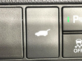 【パワーバックドア】スマートキーや運転席のボタンを押すだけでリアゲートが自動で開閉します!荷物を持っている時や、高い位置にあるバックドアを閉める際に便利な機能です♪