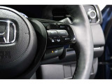 Hondaセンシングの機能のひとつ、アダプティブクルーズコントロール付!アクセルから足を離しても設定したスピードと前車との車間を保ち走行してくれます!車線維持もアシスト☆高速道路で疲労軽減ですね☆