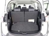 トランク内も広く、荷物もタップリ積んで頂けます☆