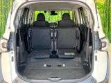 普段のお買い物や通勤、送迎等に十分な荷室スペースを確保しております。セカンドシートを倒すと、大きな荷物の積載も可能です♪