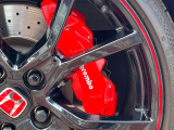 【ブレンボ製キャリパー】ハイパワー車両には強力なブレーキが必須!世界のスーパーカーにも採用されるイタリアの高級メーカー「ブレンボ」を装着!色鮮やかなキャリパーがスポーティな印象を引き立てます♪