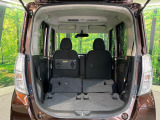 普段のお買い物や通勤、送迎等に十分な荷室スペースを確保しております。セカンドシートを倒すと、大きな荷物の積載も可能です♪