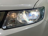 【HIDヘッドライト】非常に明るく前方を照らしてくれるので、悪天候や夜間の走行時も視界良好で安心してお乗りいただけます。