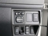 トラクションモードオフスイッチあります。雪道には、このモードがあった方が、走りやすいですね。
