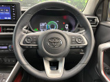 【純正革巻きステアリング】上質な革を使用することで、手にしっかり馴染みとても運転しやすいハンドルです♪
