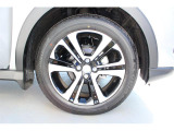 タイヤサイズは195/60R17 純正アルミホイール装着です!
