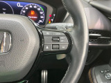 【アダプティブクルーズコントロール】高速道路での長距離走行が楽に!!自動で速度を保つクルーズコントロールが、衝突軽減システムと連携し、前方の車両を感知して車間を保つように速度調節してくれます!!