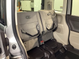 座面を跳ね上げるチップアップ機能付き☆高さのあるお荷物も積むのにとても便利です♪