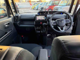 痛みの出やすい運転席シートの角、フロアマット、座面、ともに良好です