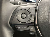 運転中、オーディオの操作をしてて、ハッとしたことはありませんか?ステアリングスイッチは、運転中でもハンドルでオーディオの操作が可能です。安全なドライブをサポートします。