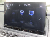 ナビゲーションはギャザズ11.4インチコネクトナビ(LXM-247VFLi)を装着しております。AM、FM、CD、DVD再生、Bluetooth、音楽録音再生、フルセグTVがご使用いただけます。