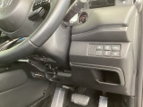 左側に高速で便利なETCがあり、横滑りを防ぐVSAなどのスイッチは、運転席の右側、手の届きやすい位置にあります。