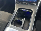 納車前整備は、メルセデスベンツ国際認定メカニックによる最新の検査ライン等の施設が充実した当社工場で入念に行います。メルセデス・ベンツの定める厳しい基準をクリアしたお車のみをご案内させて頂きます。