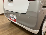 【コーナーセンサー】前後にコーナーセンサーがついているので、障害物までの距離に応じて警告音が鳴ります。