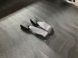 リヤシートにもシートベルトが用意されています。