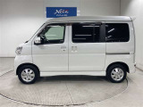 遠くはもちろん、近くの見通しも良好で運転中は焦ることなく、広々とした視界を確保しています