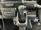 オートマチックシフトレバーは、手になじみ操作しやすい形状で安全運転にもつながります♪