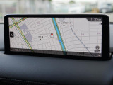 マツダコネクトの10.25インチワイドセンターディスプレイです。『Android Auto』『Apple CarPlay』や独自のコネクテッドサービスに対応したインターフェイスシステムです。