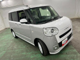 フロントシート(前席)です。よく乗る運転席にも、汚れや使用感も気になりません。肘掛けは、ちょっとした小物入れにもなります。