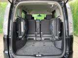後席を格納すると、これだけの広さが!シーンに合わせたシートアレンジで、大きな荷物も積むことが出来ます♪