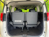 普段のお買い物や通勤、送迎等に十分な荷室スペースを確保しております。セカンドシートを倒すと、大きな荷物の積載も可能です♪