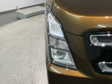 LEDヘッドライトは、点灯の瞬間から最大光量を発揮し、突然暗くなるトンネルなどでの安定感を高めます。