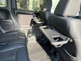 運転席助手席シートバックテーブル