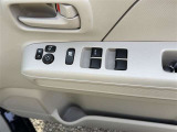 運転席からすべての窓を操作できます