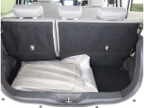 トランク内も広く、荷物もタップリ積んで頂けます☆