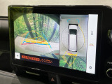 【パノラミックビューモニター】専用のカメラにより、上から見下ろしたような視点で360度クルマの周囲を確認することができます☆死角部分も確認しやすく、狭い場所での切り返しや駐車もスムーズに行えます。