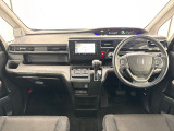 いつでも気持ちよく運転できて、使い勝手のいい収納や体をケアするシート、細部にまでこだわったインテリア♪