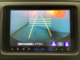 バックでの車庫入れも安心です! リアカメラが付いているバックモニター付のナビを装備しております。操作線もついており距離感も画面から確認できます。