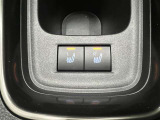 冬場に嬉しい運転席、助手席シートヒーター付きでポカポカ