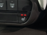 運転席にはシートヒーターが付いています!寒い日に便利な装備ですね。