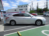 希望ナンバーや保証期間を延ばす延長保証などもございます。詳しくはスタッフまでお問い合わせください。