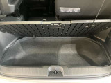 【ラゲッジルーム】実用性に優れた二段式ラゲッジル-ムでお荷物を別々に収納が可能♪♪