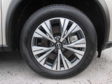 純正のアルミホイール装着です
