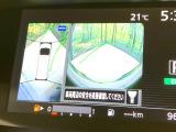 【アラウンドビューモニター】専用のカメラにより、上から見下ろしたような視点で360度クルマの周囲を確認することができます☆死角部分も確認しやすく、狭い場所での切り返しや駐車もスムーズに行えます。