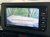 【バックカメラ】駐車時に後方がリアルタイム映像で確認できます。大型商業施設や立体駐車場での駐車時や、夜間のバック時に大活躍!運転スキルに関わらず、今や必須となった装備のひとつです!