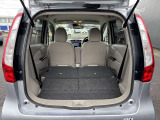 後部座席を倒せばもっと広い空間へ。大きな荷物も載せれます!
