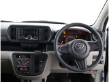 高いホールド性で運転姿勢が安定します。長距離ドライブでも疲れにくいのが魅力です。快適なドライビングライフをお送りください♪