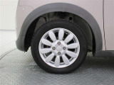 機敏さを引き立てる純正アルミ 155/65 R14 装着!