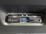 運転席左下にETCがついています。