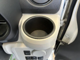 運転席側掘り込み式インパネカップホルダー