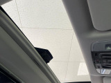 【大型サンルーフ】車内の解放感が一気に上がる大型のパノラマルーフ!季節を問わず開放的で快適なドライブをお楽しみいただけます。流通量も少なく希少価値の高い人気の装備です♪