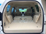 後席を格納すると、これだけの広さが!シーンに合わせたシートアレンジで、大きな荷物も積むことが出来ます♪