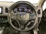ハンドルにHondaセンシング系のクルーズコントロールやレーンキープアシストなどのスイッチと、オーディオの操作スイッチが装備されています。ハンドルから手を離さず安全に操作できます。